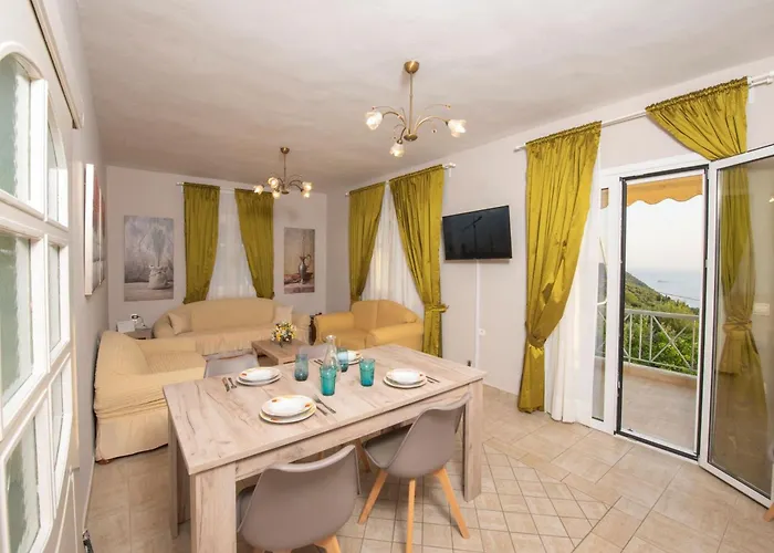 Caza Levantiera Lefkada * Каламици