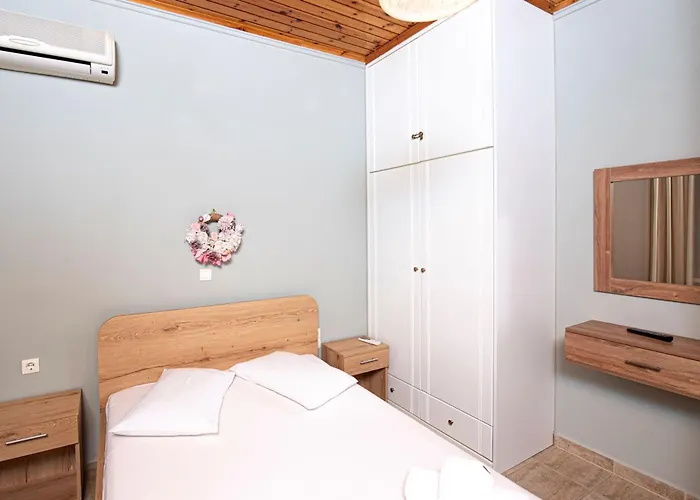 Caza Levantiera Lefkada